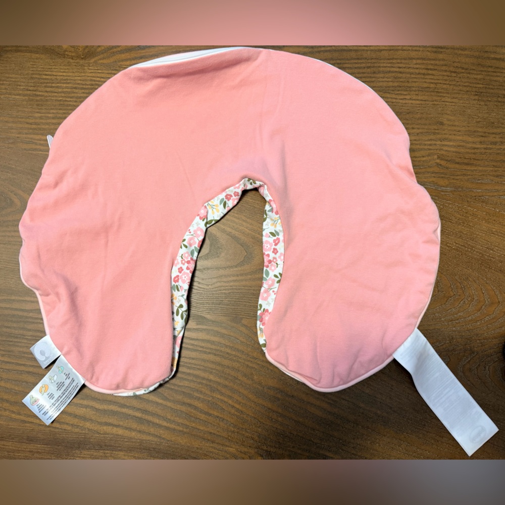 Boppy Pink Nursing Pillow Cover - Picture 2 of 4